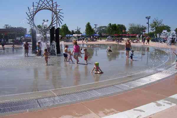 things to do in warren mi, warren fountain